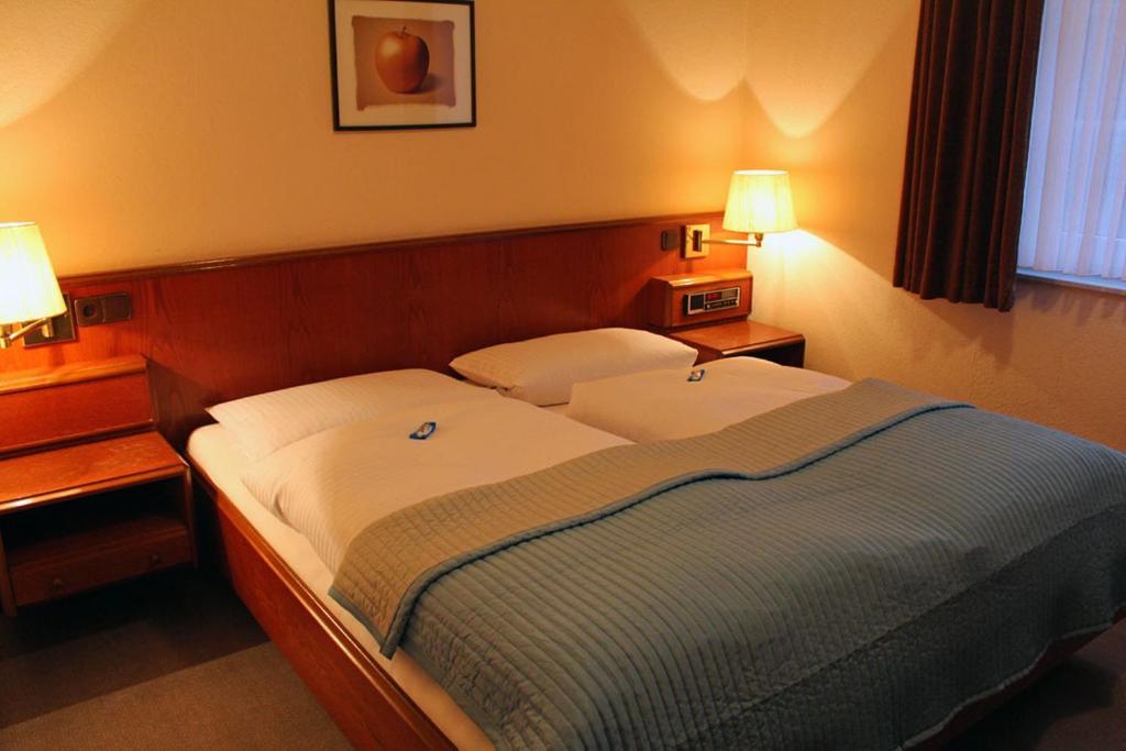 Hotel Haus Ammerland Бад Цвишенан Стая снимка